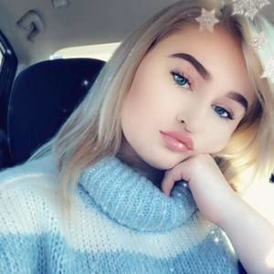 Meet your Posher, Alexis